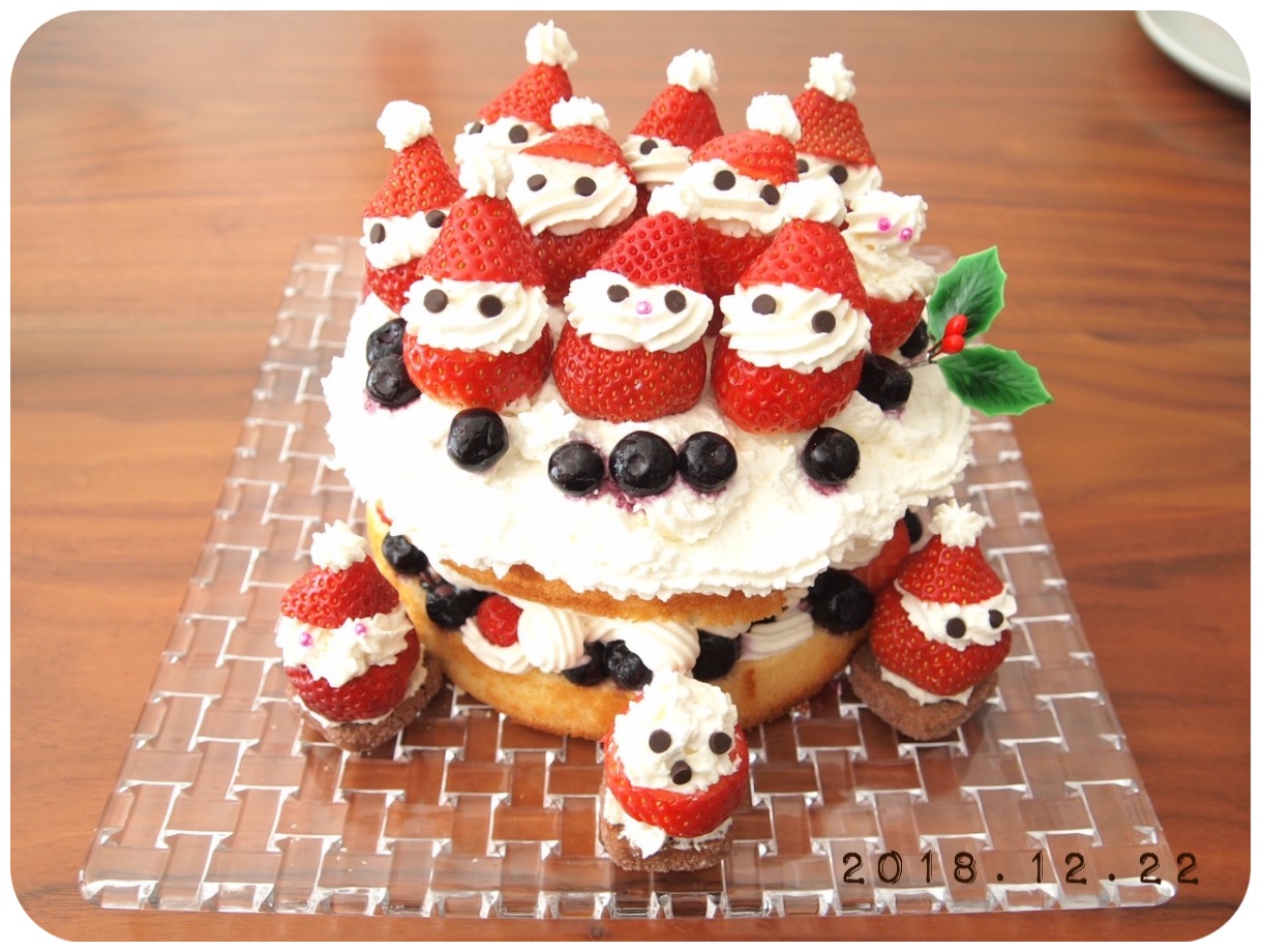 クリスマスケーキ作り18 こどもと一緒に ミニミニサンタさんがいっぱい ナハトマンのスクエアプレート Chibico