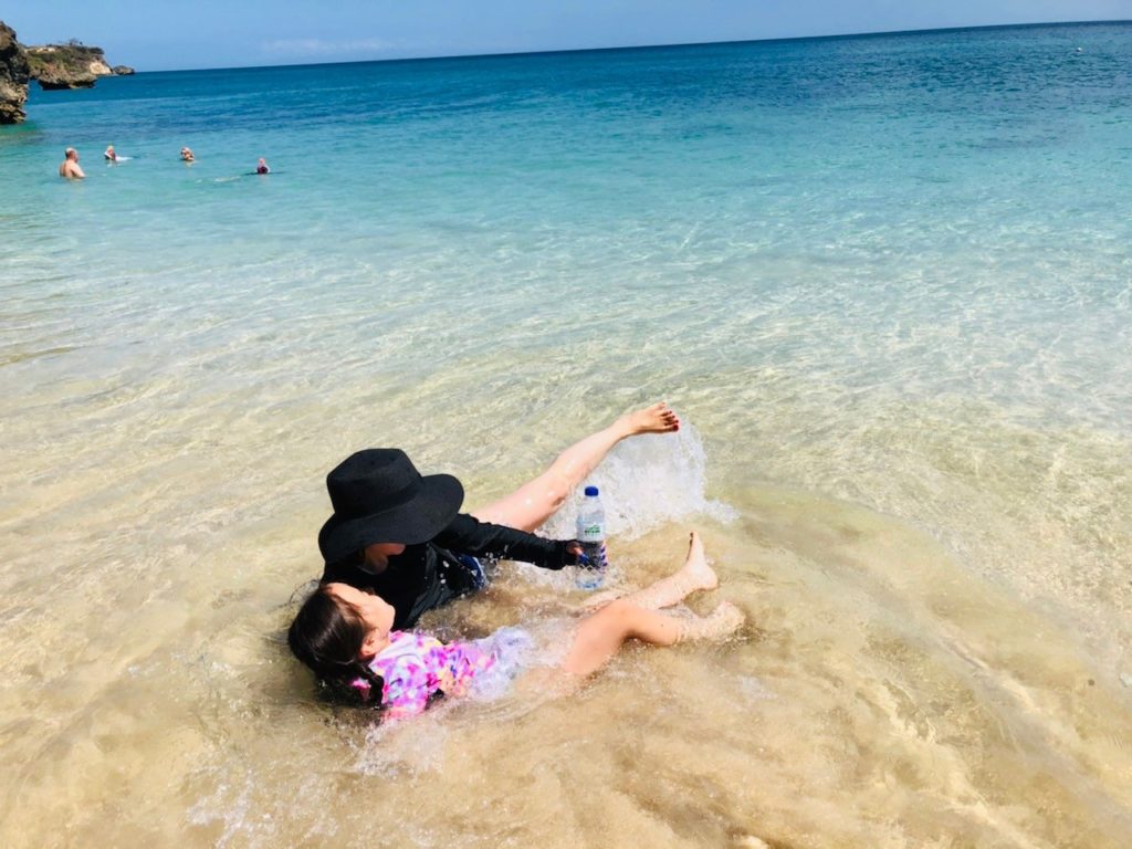 バリ島家族旅行 バリ島の海ってこんなに綺麗なの アヤナ リゾート スパ バリ プライベートビーチ クブビーチ編 Chibico